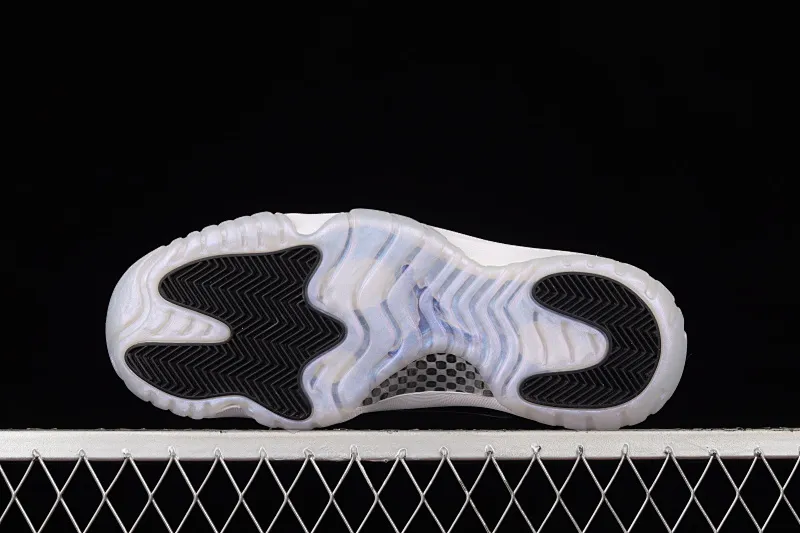 All categories Air Jordan Jordan series basketball shoes Air Jordan 11 F version Air Jordan 11 Low "Emerald" AJ11 Joe 11 Easter Chameleon Top layer genuine carbon 528895-145